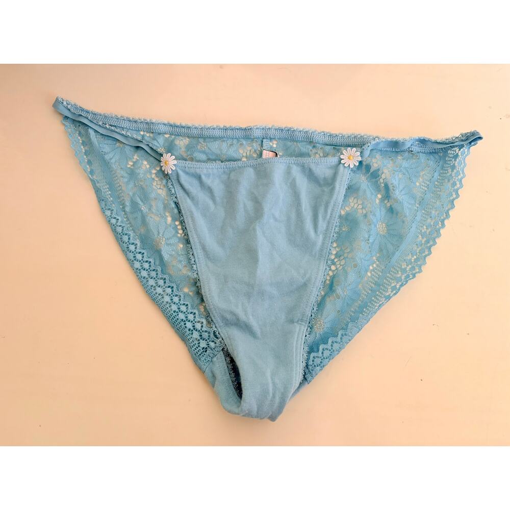 Victoria's Secret Very Sexy Brazilian Lace Panty White Large NWOT